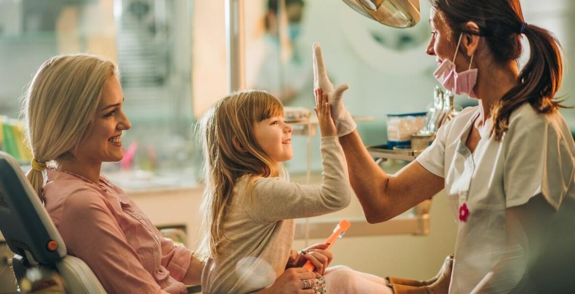 Dlaczego stomatolog dziecięcy jest ważnym elementem opieki zdrowotnej najmłodszych?