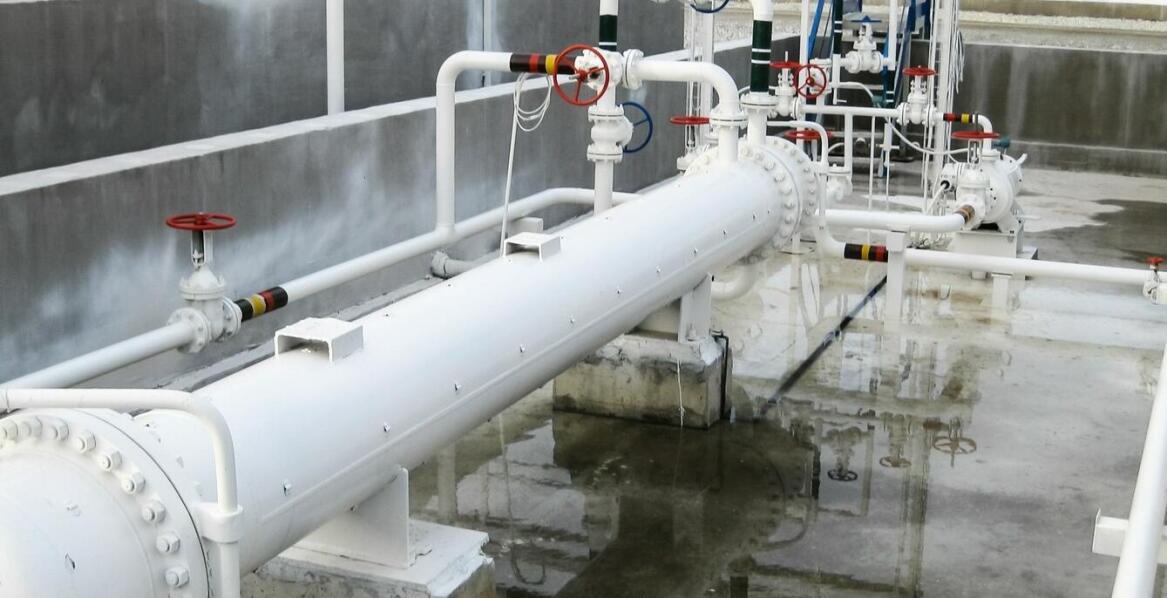 Gaz płynny w przemyśle chemicznym – jakie niesie ze sobą korzyści?