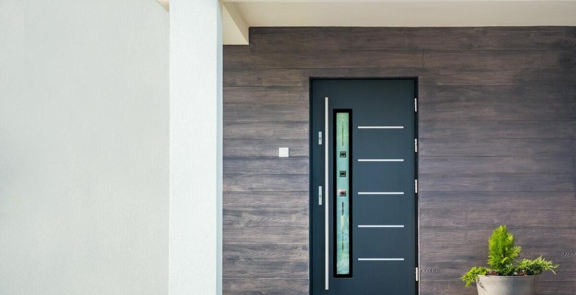 Czy warto inwestować w drzwi zewnętrzne z podwyższoną odpornością na warunki atmosferyczne?