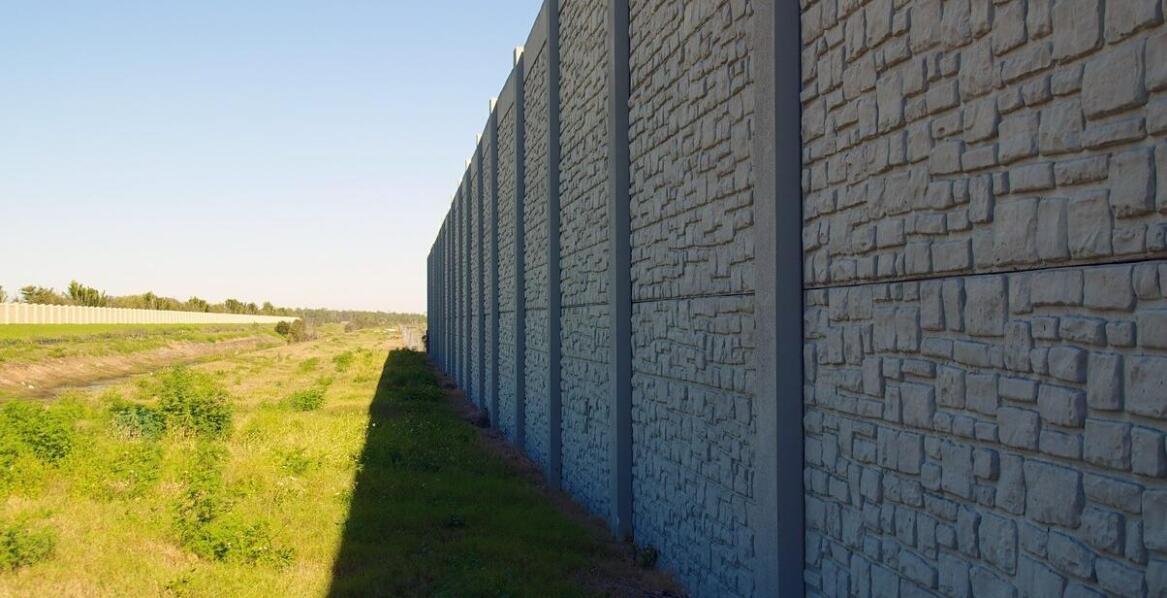 Techniczne aspekty montażu prefabrykowanych ścian oporowych