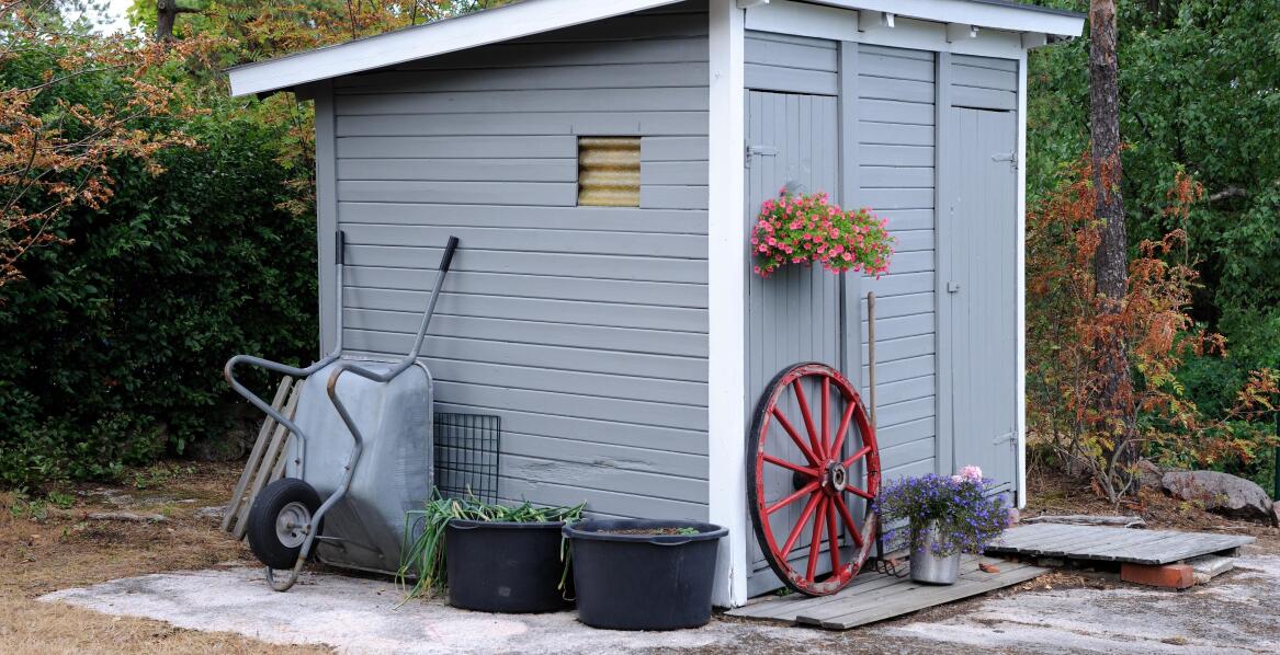 Altana na narzędzia ogrodowe: jakie nowoczesne rozwiązania oferują producenci?