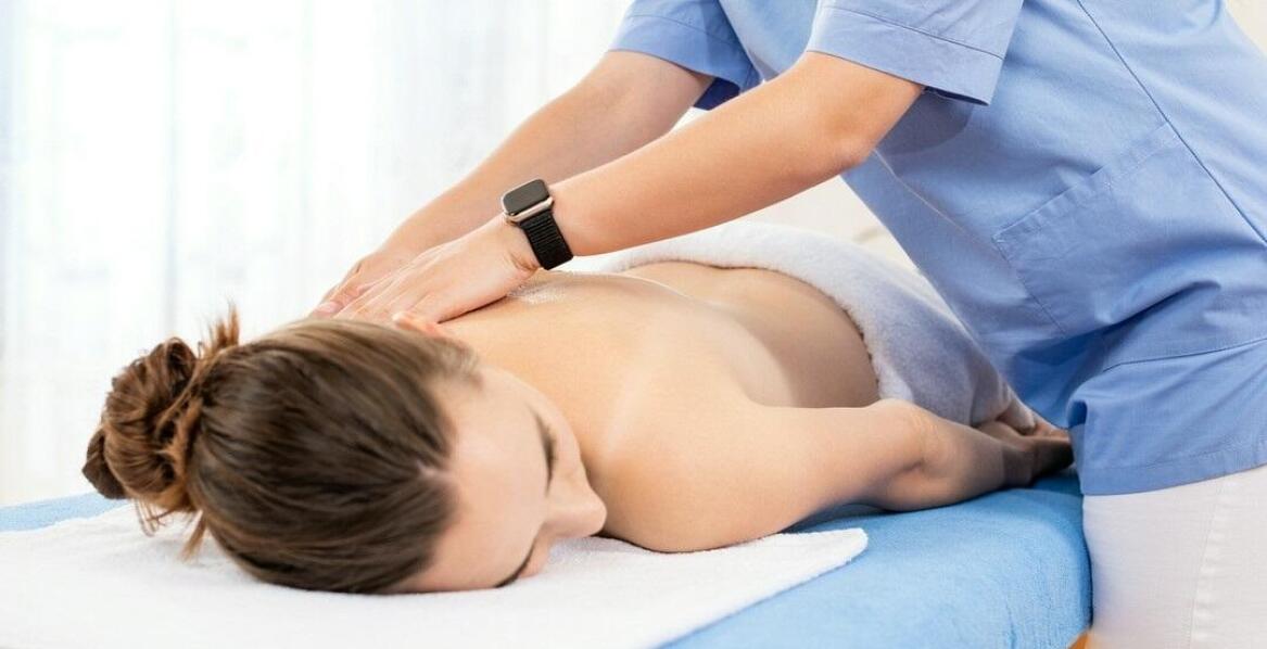 Zastosowanie mobilizacji w terapii bólu kręgosłupa – co warto wiedzieć?