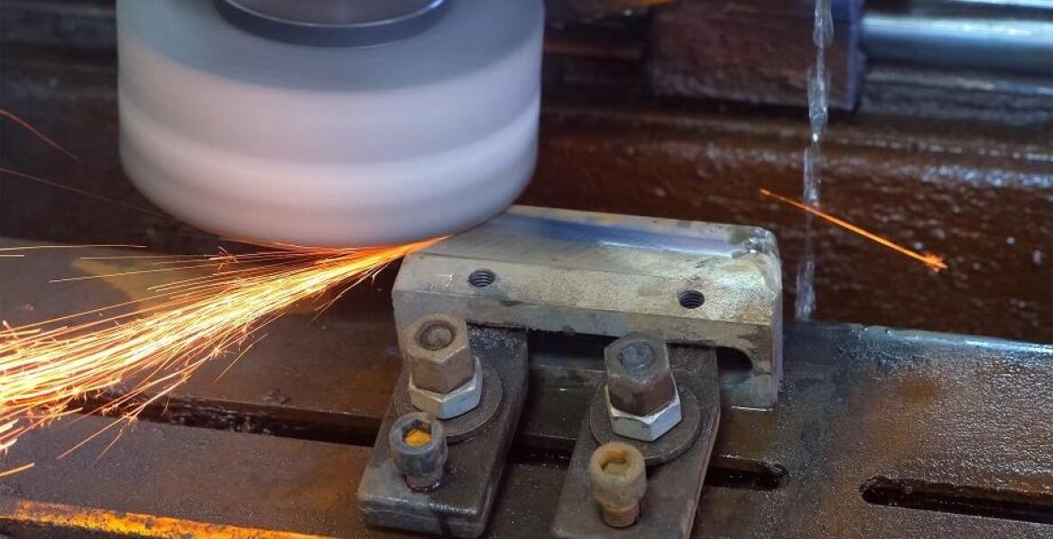 Znaczenie szlifowania w procesie obróbki skrawaniem CNC