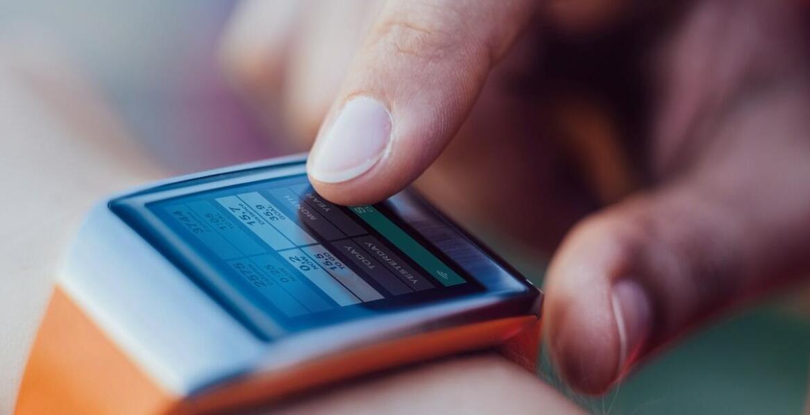 Porównanie najnowszych modeli smartwatchy – co wybrać dla siebie?