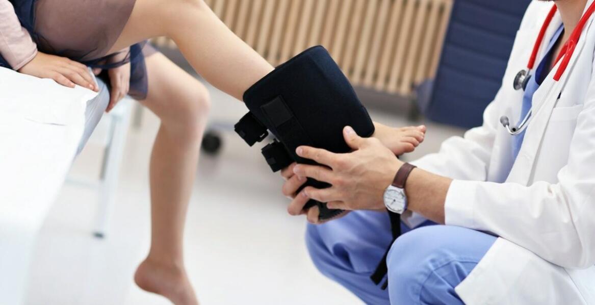 Rehabilitacja po złamaniach – jak ortopeda wspiera proces zdrowienia?