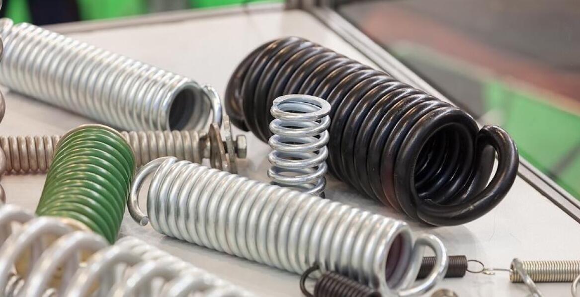 Rola sprężyn naciągowych w budowie maszyn – co warto wiedzieć?