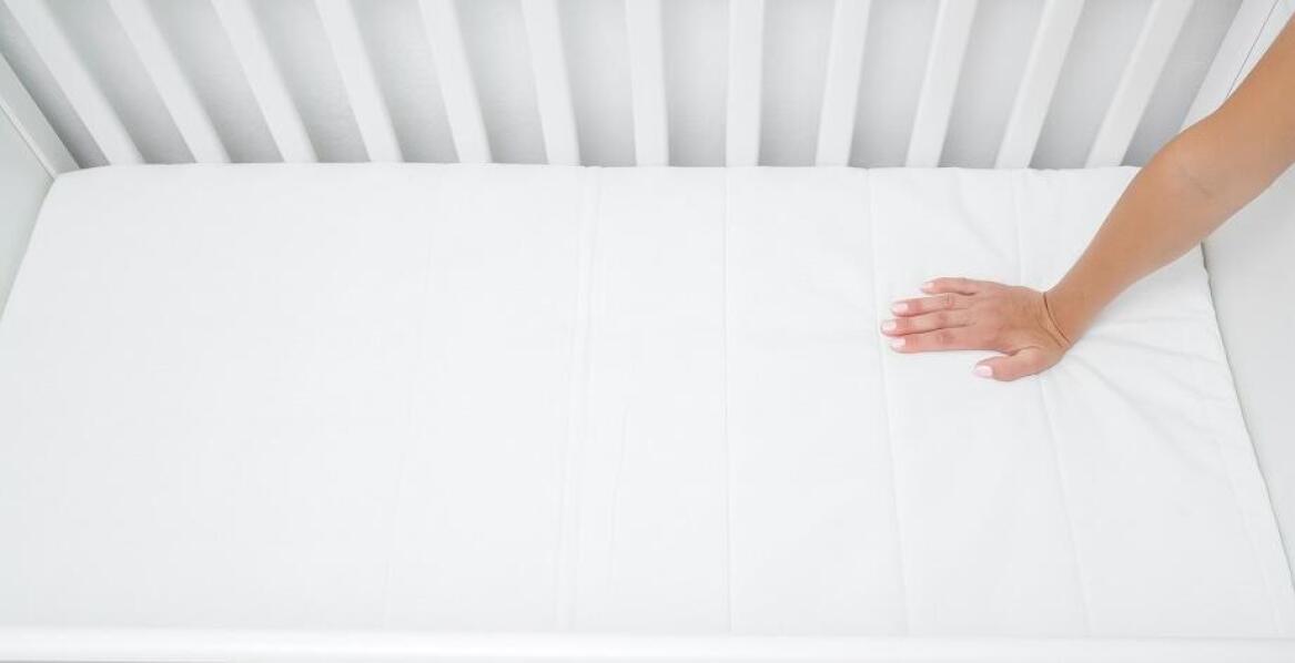 Porównanie materacy lateksowych i piankowych – który lepszy dla dziecka?