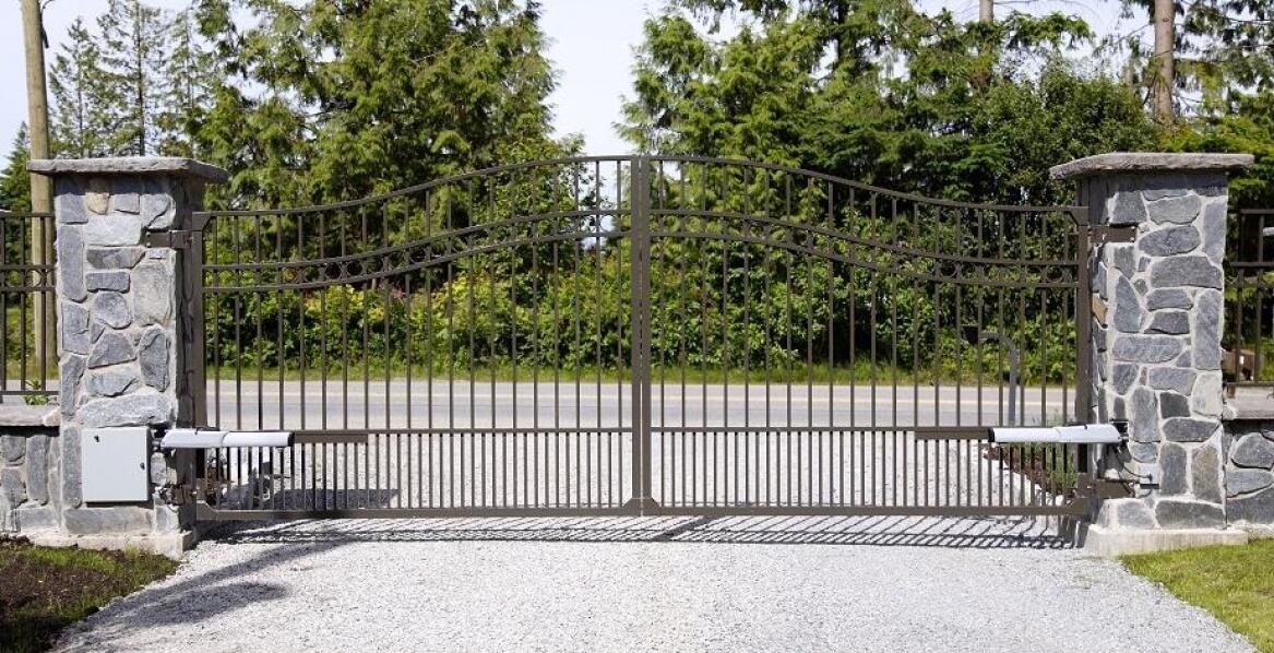 Wpływ systemów automatyki do bram na bezpieczeństwo i wygodę