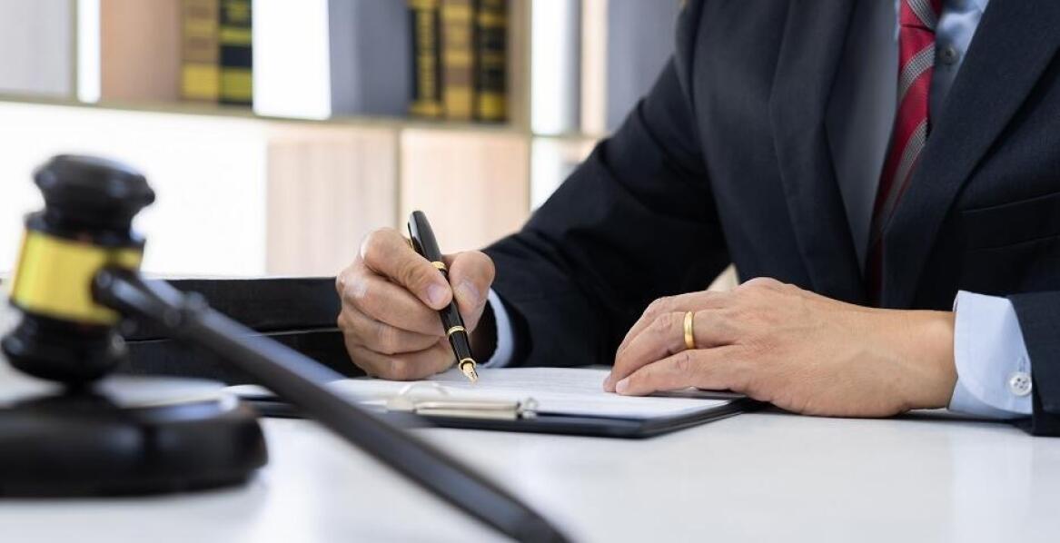 Jak skutecznie dochodzić roszczeń za uszczerbek na zdrowiu po wypadku na motorze?