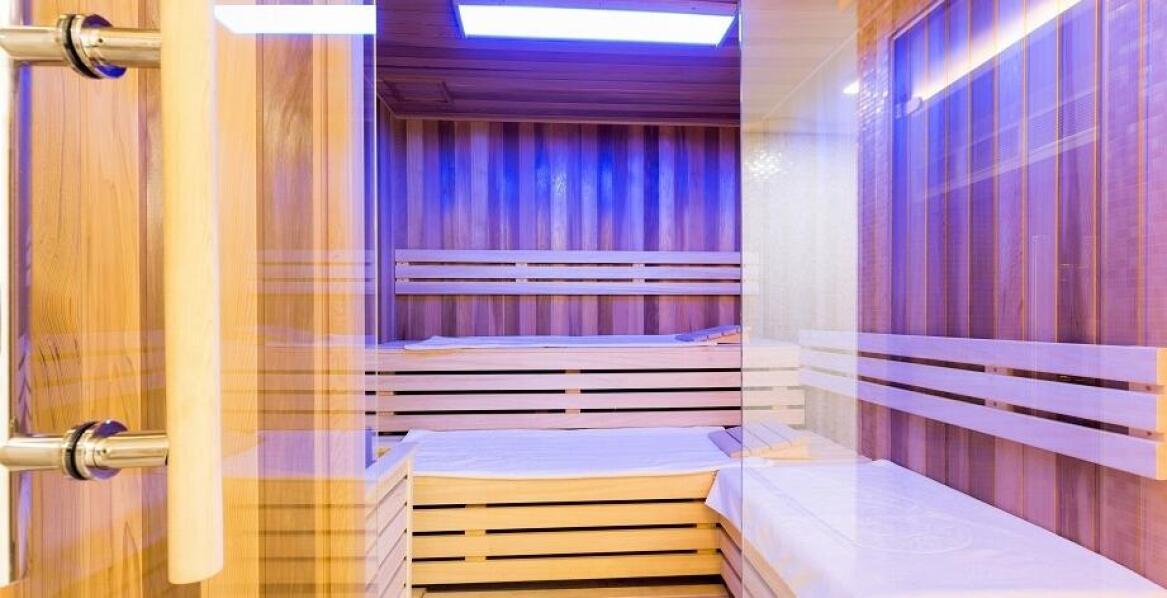 Organizacja wydarzeń firmowych w hotelu z sauną – jak wykorzystać przestrzeń?