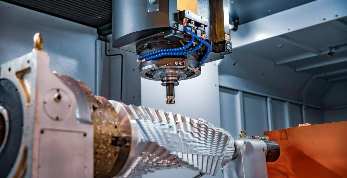 Nowoczesne technologie w obróbce skrawaniem: jak wpływają na remonty maszyn górniczych?