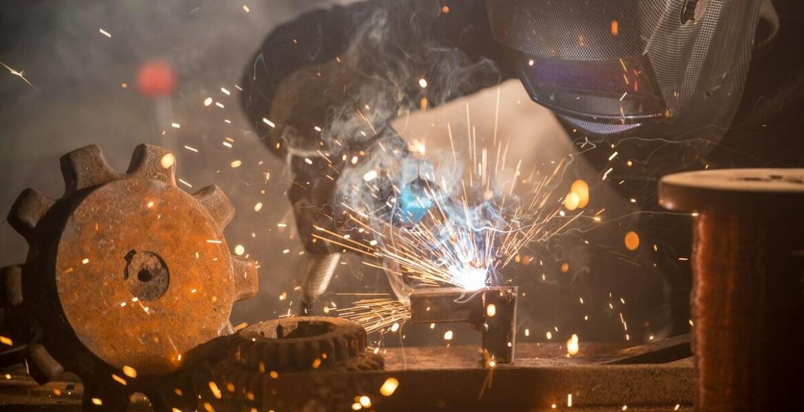 Jakie są główne zastosowania spawania w branży motoryzacyjnej we Wrocławiu?