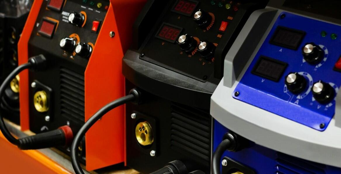 Wpływ nowoczesnych systemów sterowania na funkcjonalność zgrzewarek inwertorowych