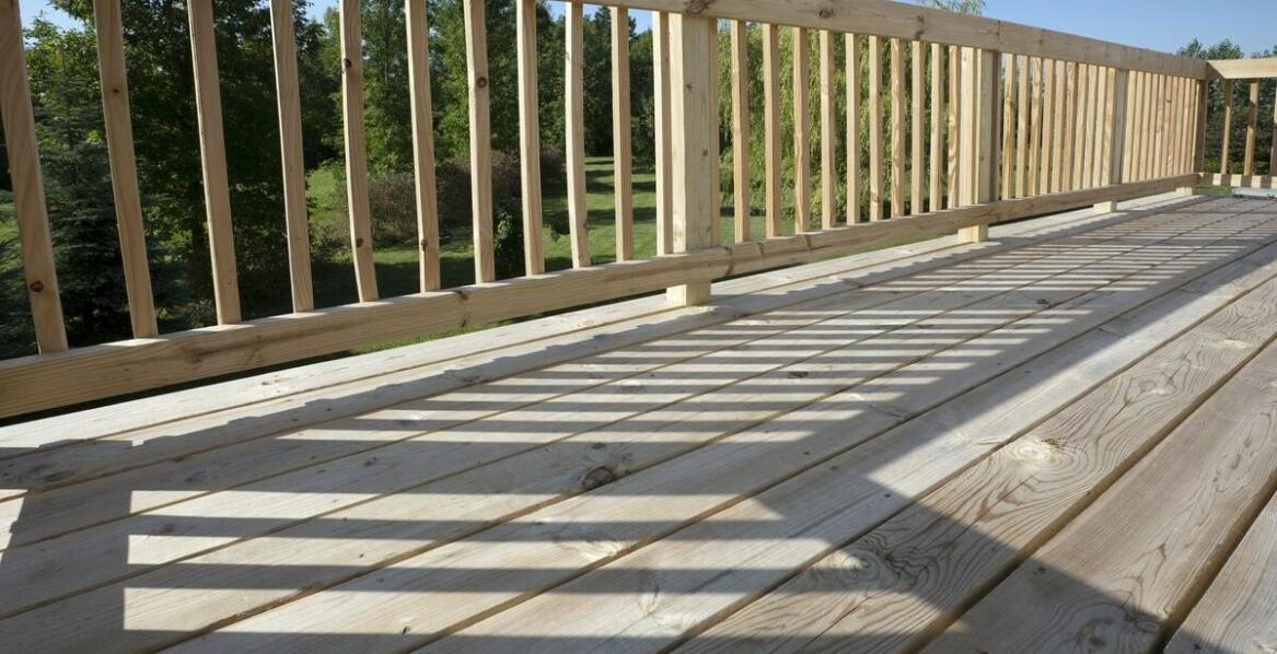 Producent balkonów dostawnych: jak wpływa na bezpieczeństwo konstrukcji?