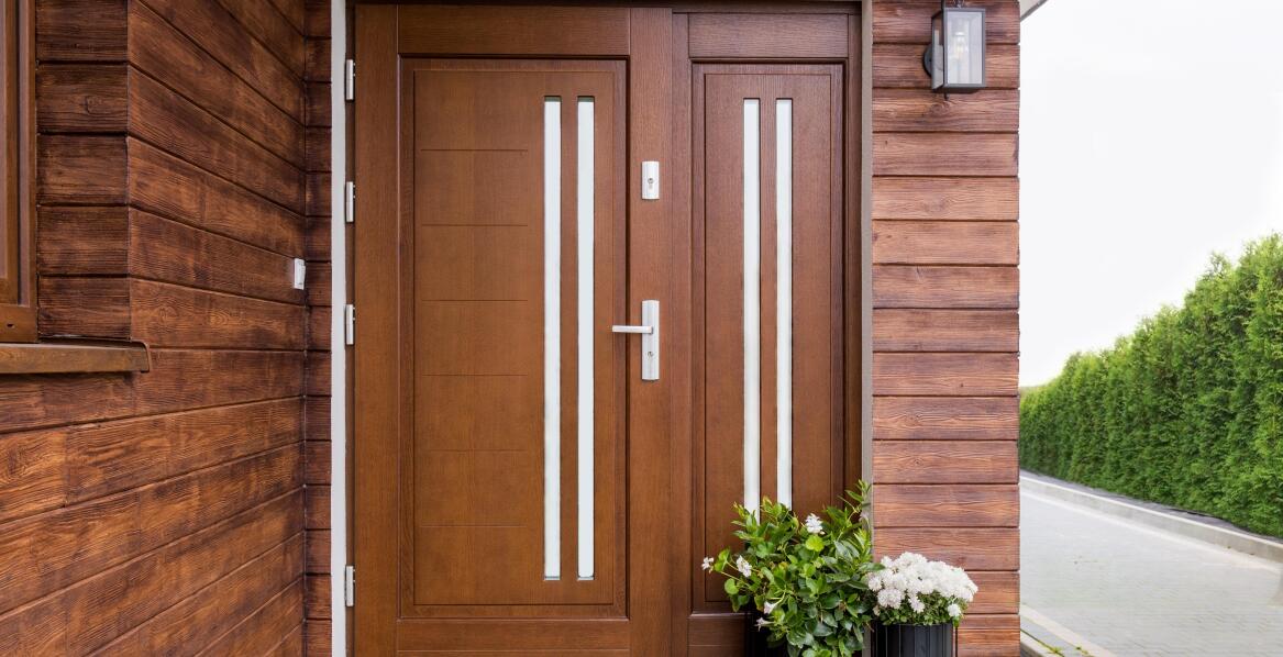 Jakie materiały wykorzystuje się do produkcji drzwi zewnętrznych?
