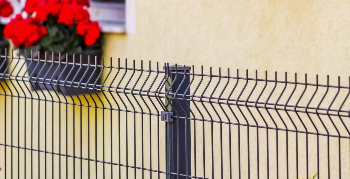 Innowacyjne technologie w produkcji siatek ogrodzeniowych leśnych