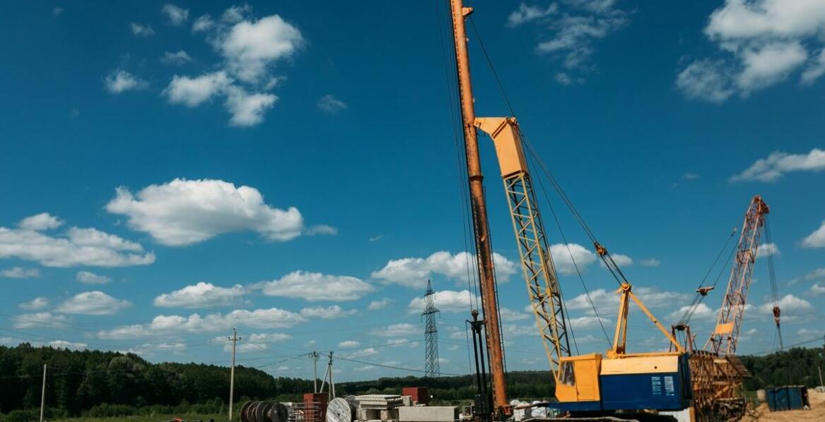 Wzmocnienie gruntu pod budynkami przemysłowymi: jakie metody są najskuteczniejsze?