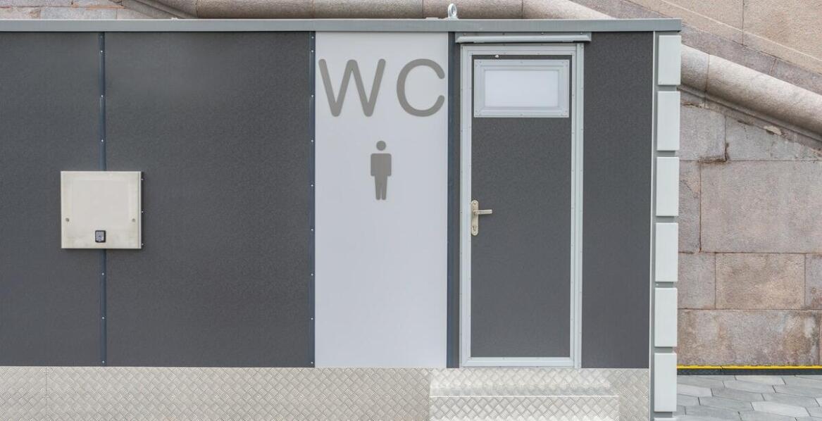 Zalety wynajmu toalet przenośnych z umywalką na duże wydarzenia