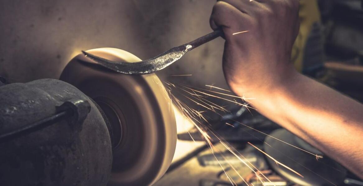 Rola grawerowania w metalu w budowaniu lojalności klientów