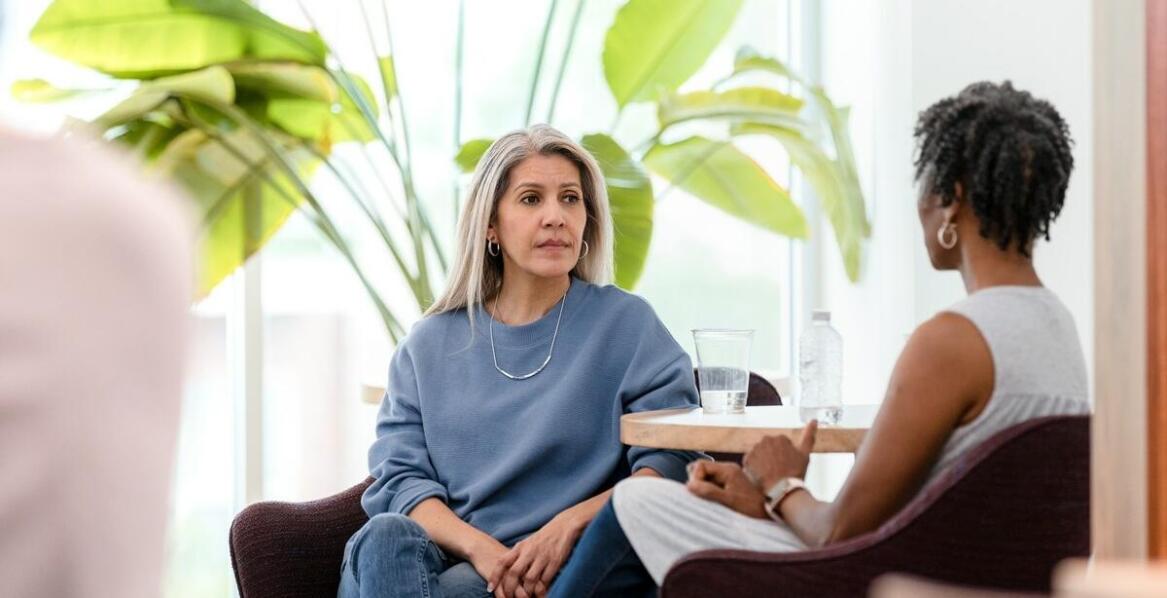 Terapia indywidualna dla młodzieży – jak pomaga w radzeniu sobie z presją społeczną?