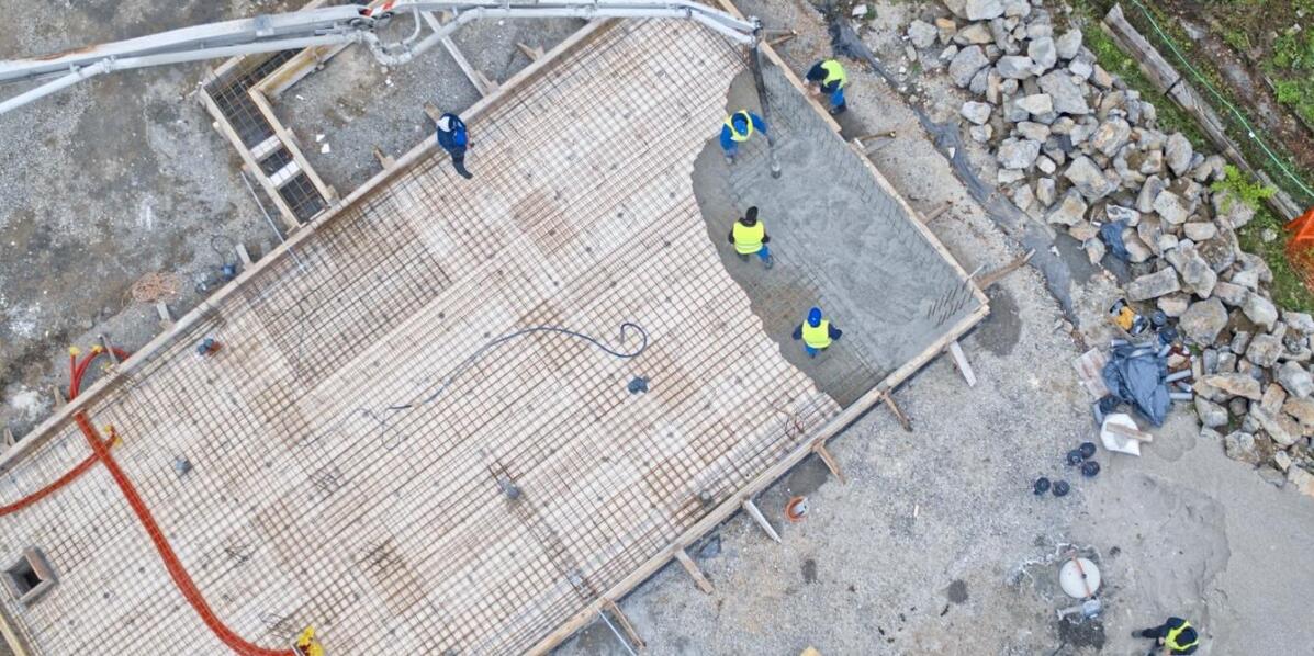 Płyta fundamentowa a koszty budowy domu energooszczędnego