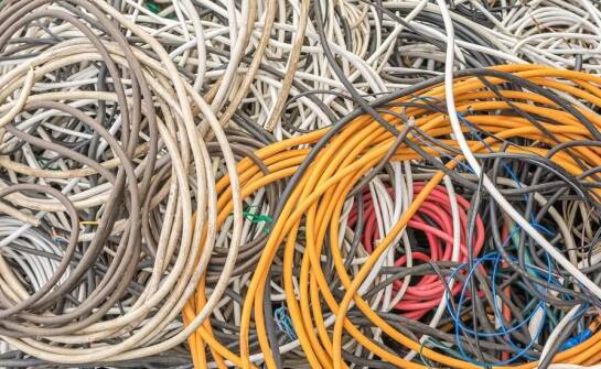 Procedury prawne związane ze skupem kabli w izolacji