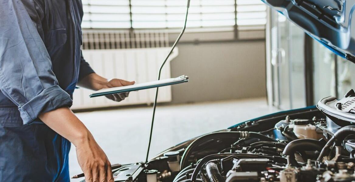 Znaczenie regularnych przeglądów technicznych pojazdów w transporcie substancji niebezpiecznych