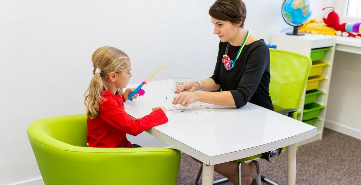 Jakie są najnowsze metody terapeutyczne dla dzieci z zaburzeniami emocjonalnymi?