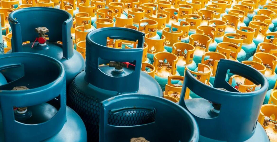 Przewaga wynajmu nad zakupem butli gazowych dla małych firm