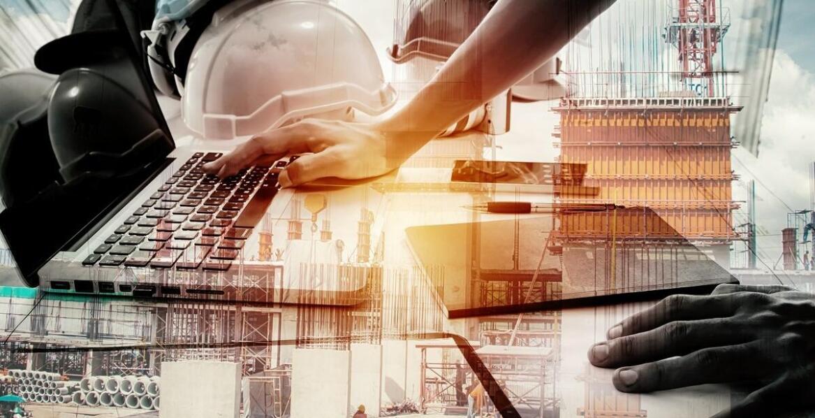 Jakie są kluczowe wyzwania dla generalnego wykonawcy w budowie hal produkcyjnych?