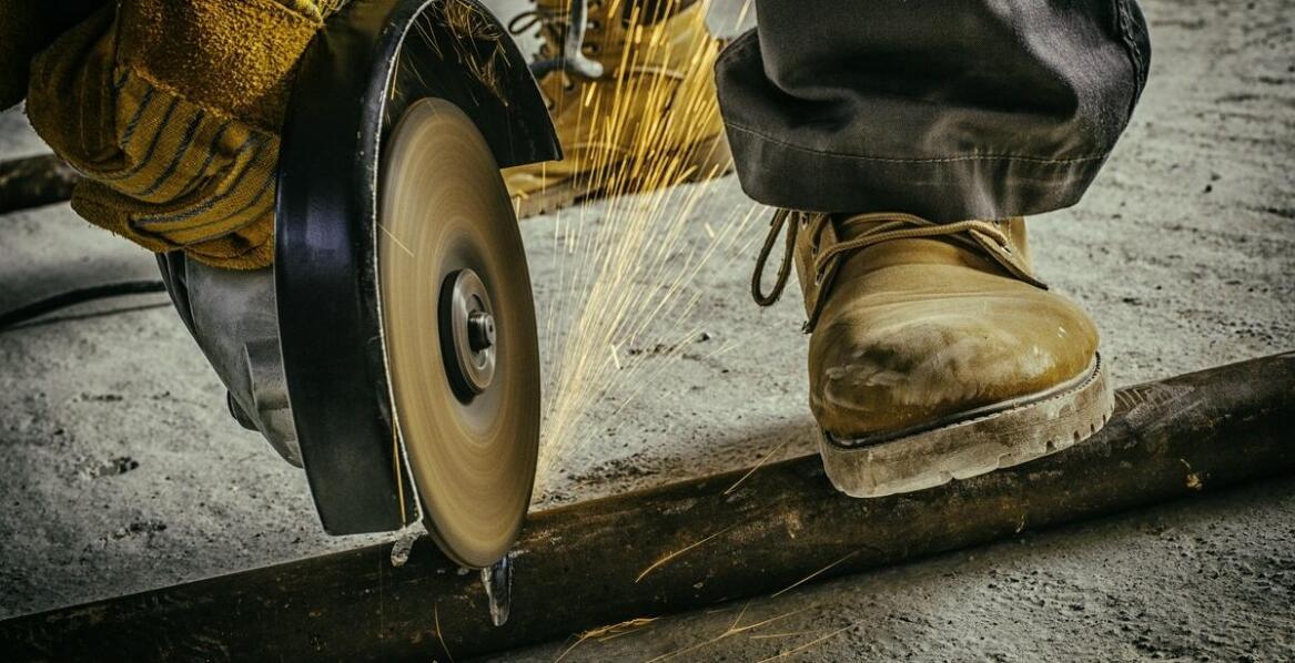 Rola tarcz do cięcia metalu w obróbce rur i profili stalowych