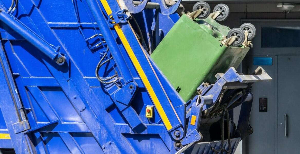 Rola profesjonalnej floty w transporcie odpadów płynnych niebezpiecznych