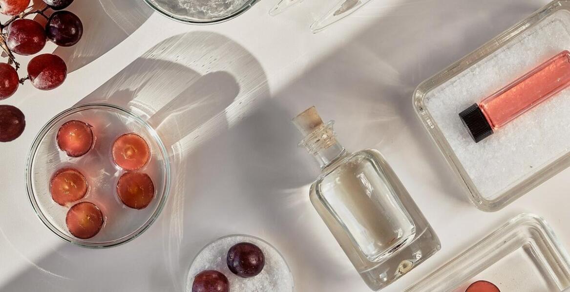 Rola elastyny i kolagenu w procesie odmładzania skóry