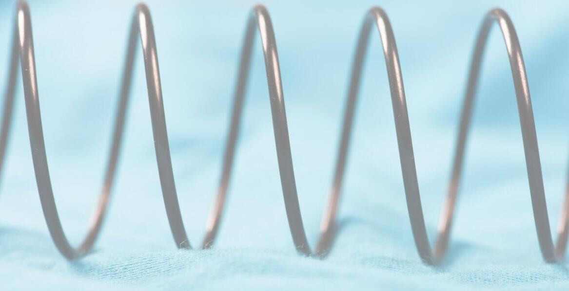 Sprężyny prostokątne i ich znaczenie dla stabilności konstrukcji mechanicznych