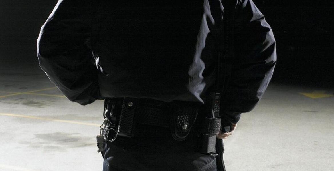 Jakie są najważniejsze aspekty projektowania spodni policyjnych męskich?