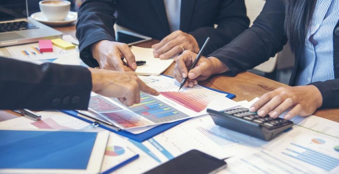 Usługi księgowe w Krakowie a obsługa ksiąg rachunkowych dla branży transportowej