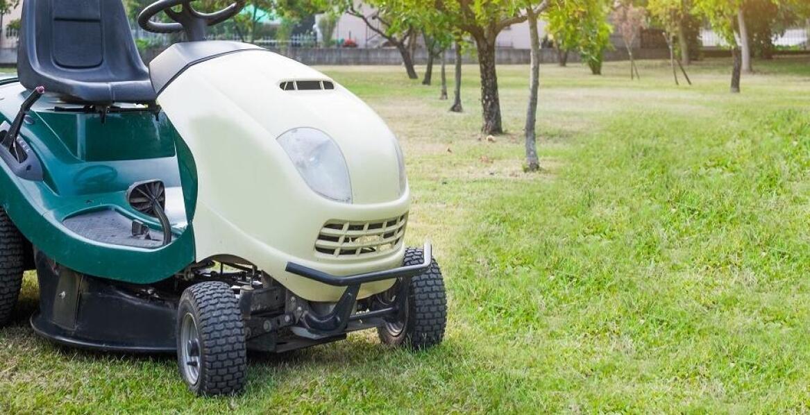 Porównanie różnych modeli traktorków ogrodowych – na co zwrócić uwagę?