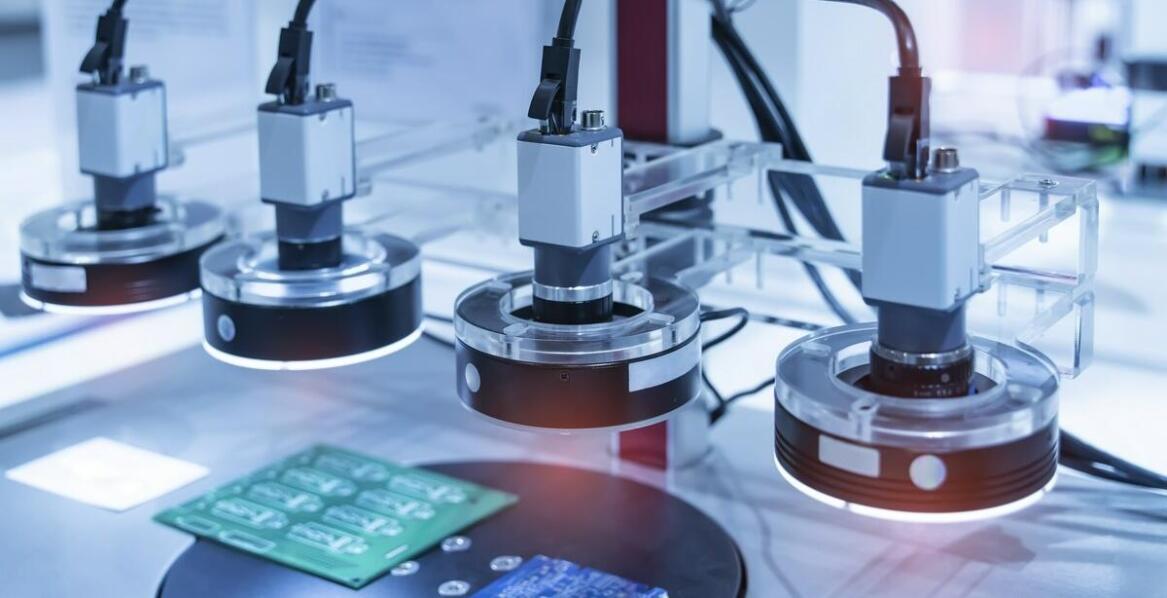 Zastosowanie narzędzi analitycznych w monitorowaniu i optymalizacji produkcji automotive