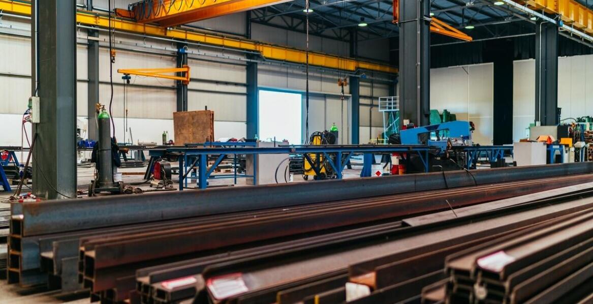 Wpływ precyzyjnego cięcia blach na procesy produkcyjne