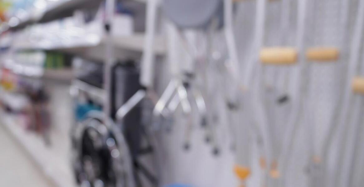 Wypożyczalnia sprzętu medycznego a dostępność akcesoriów sanitarno-rehabilitacyjnych