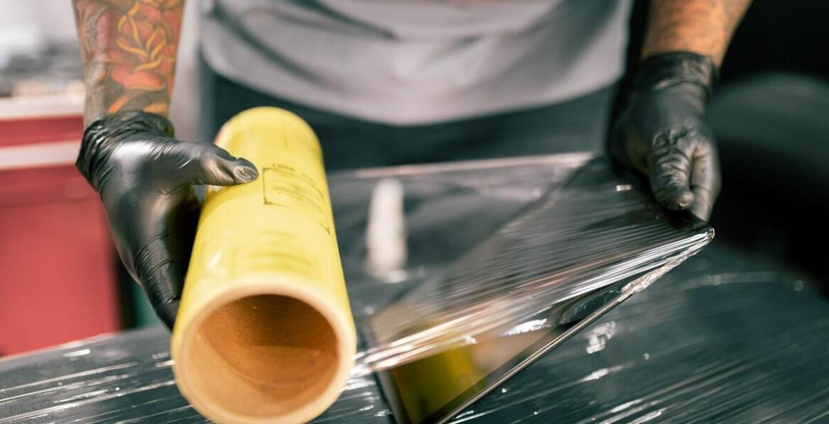 Jakie opakowania foliowe najlepiej chronią produkty podczas transportu