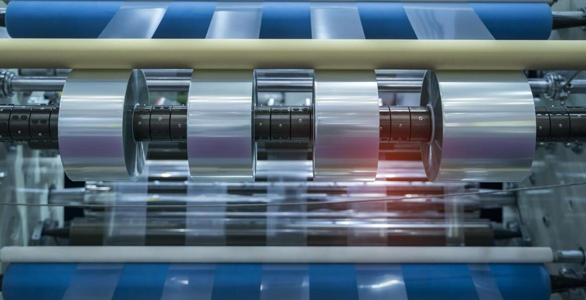 Jak technologie produkcji wpływają na efektywność kombinezonów izolacyjnych jednoczęściowych?