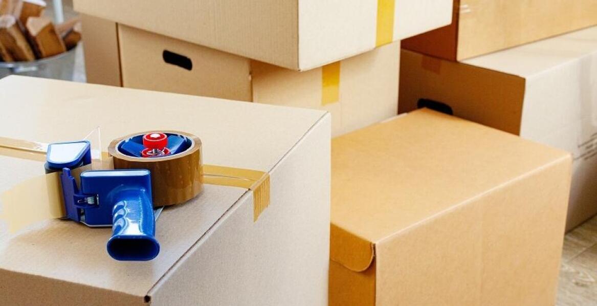 Zalety konfekcjonowania towaru dla efektywnej logistyki e-commerce