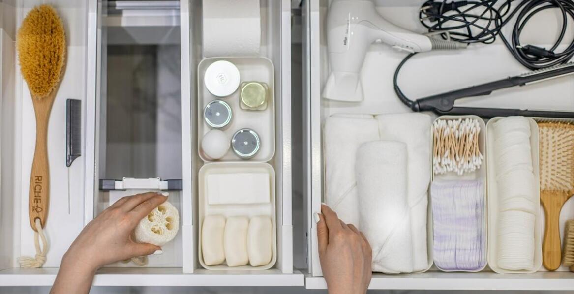 Jakie są różnice w konserwacji soczewek twardych i miękkich?