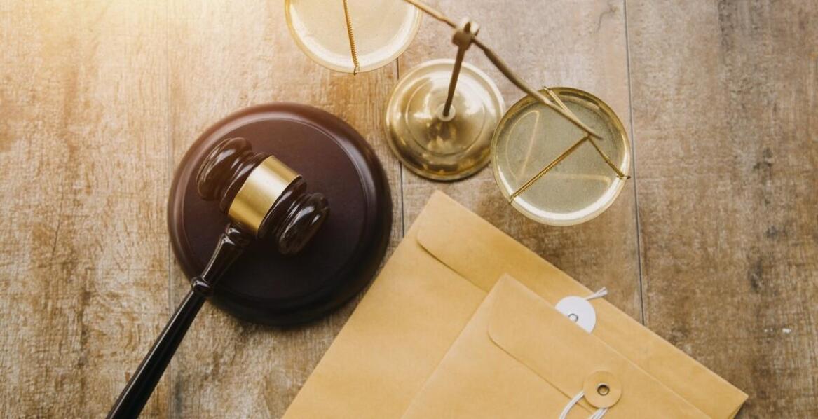 Jakie są kluczowe aspekty prawne związane z ochroną znaków towarowych?