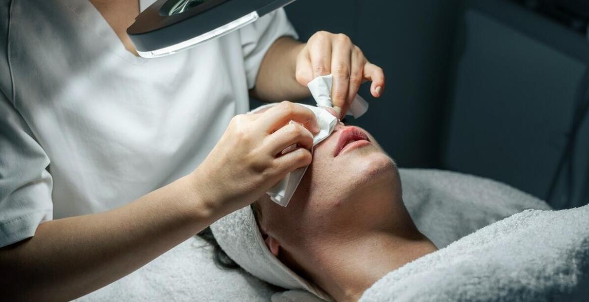 Zabiegi liftingujące bez skalpela - co oferuje klinika medycyny estetycznej?