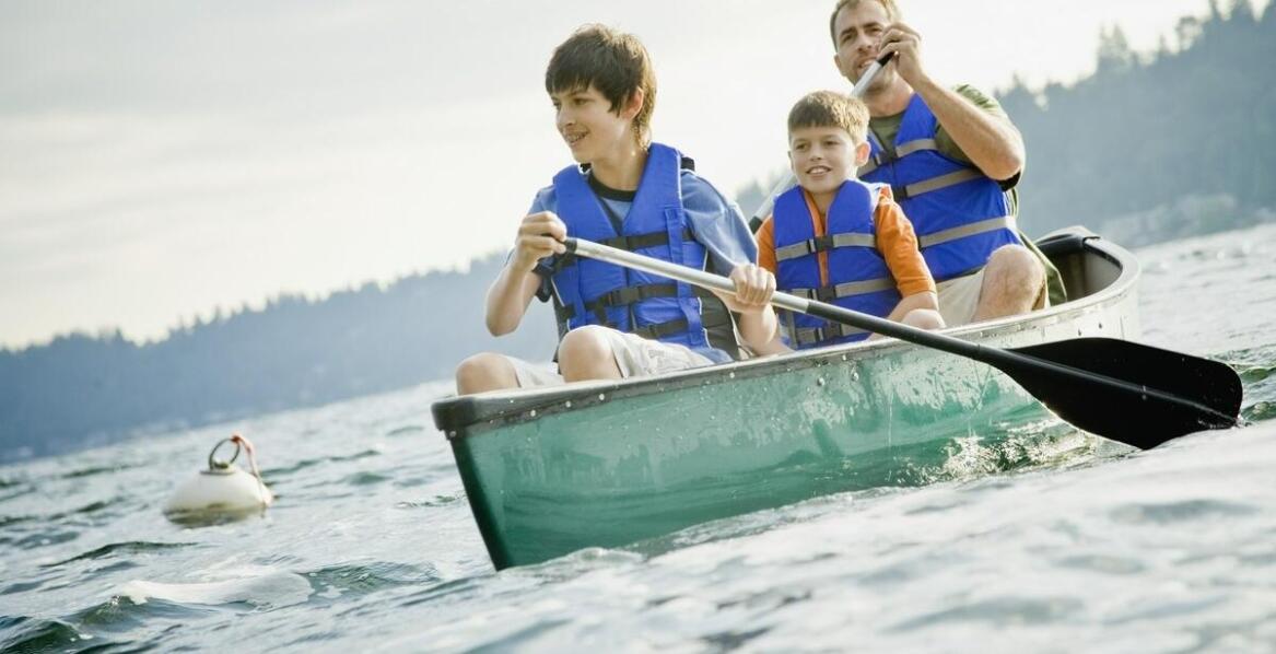 Bezpieczeństwo użytkowania pontonu – co warto wiedzieć?