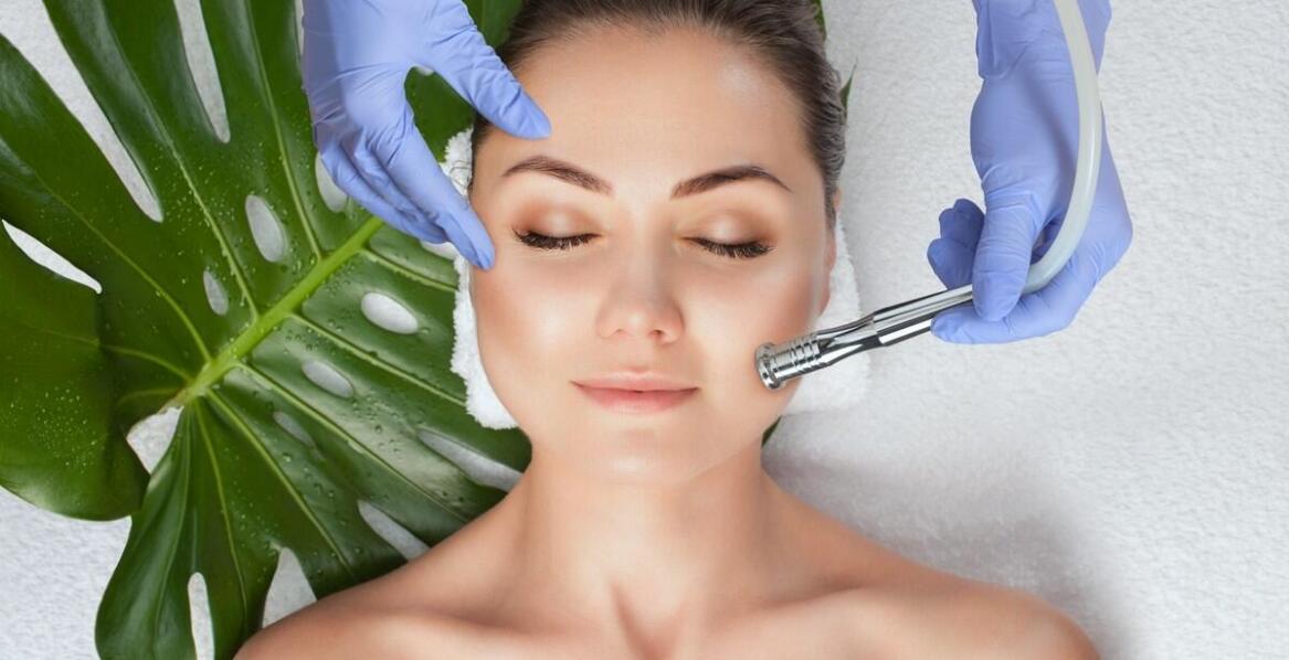 Jakie efekty można osiągnąć dzięki zabiegom z kwasem hialuronowym?