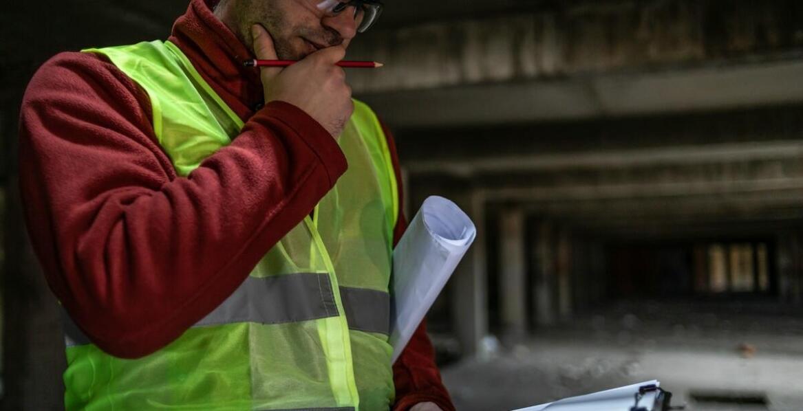 Jakie są kluczowe aspekty zabezpieczeń hydroizolacyjnych po zalaniu?