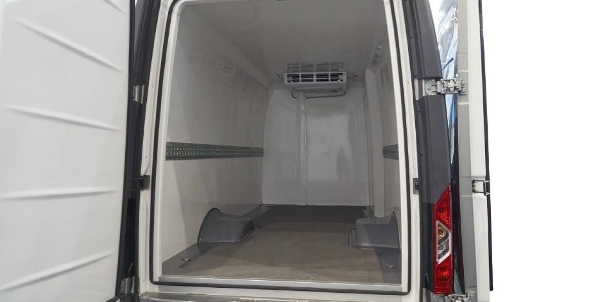 Jakie są kluczowe czynniki przy wyborze agregatu chłodniczego dla konkretnego rodzaju pojazdu?